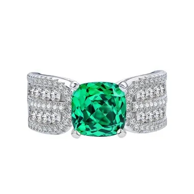 925 Sterling Silver Elegant Emerald Zirconia Band Ring 70100272